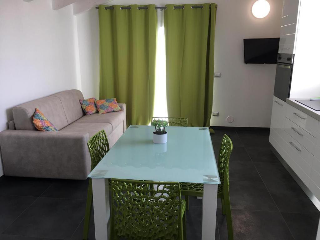 Casa Vacanza Colors Porto Torres Buitenkant foto
